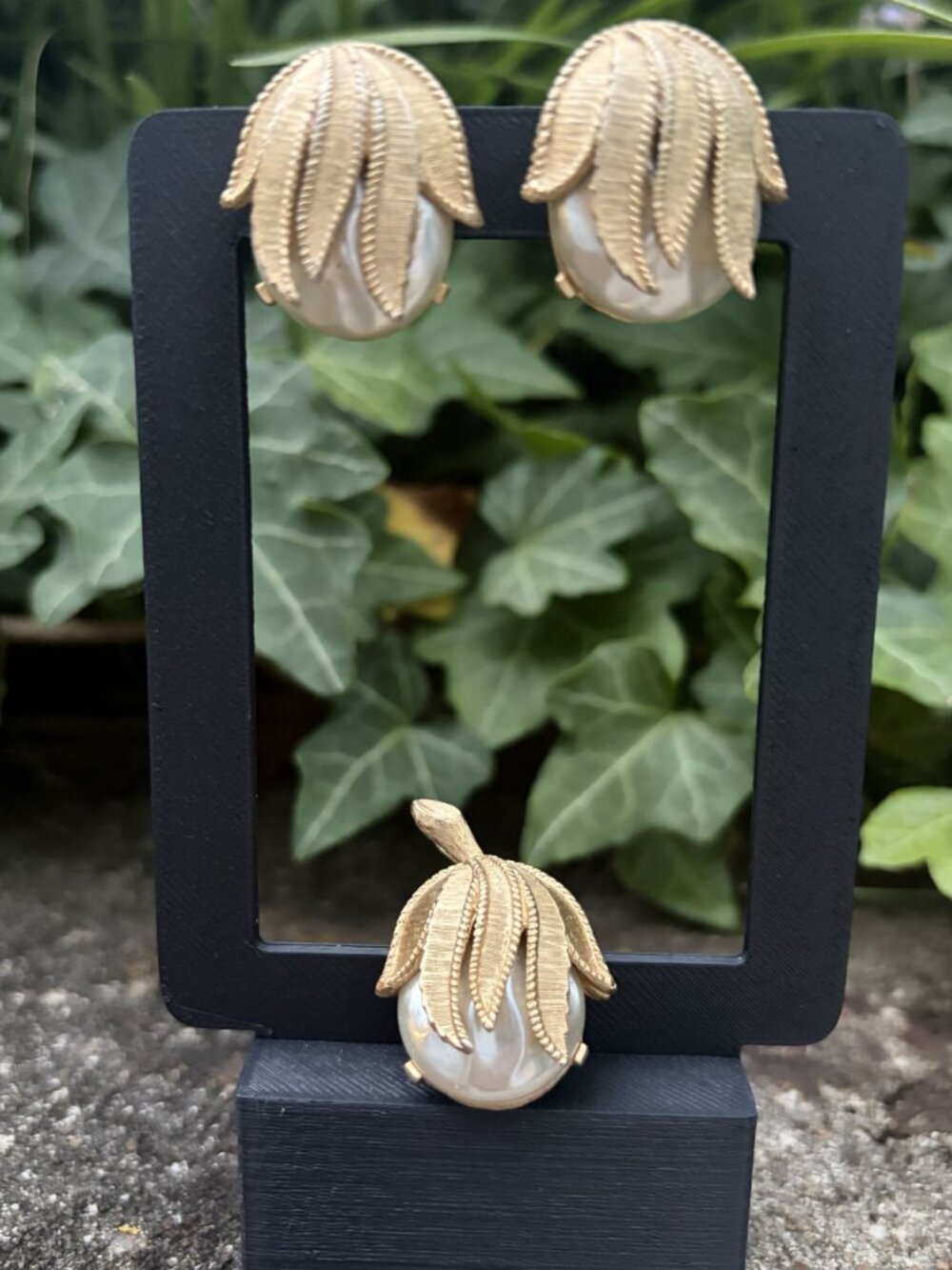 VTG Sarah Coventry Hidden Pearl Pendant Clip Earrings Demi Parure Set MCM